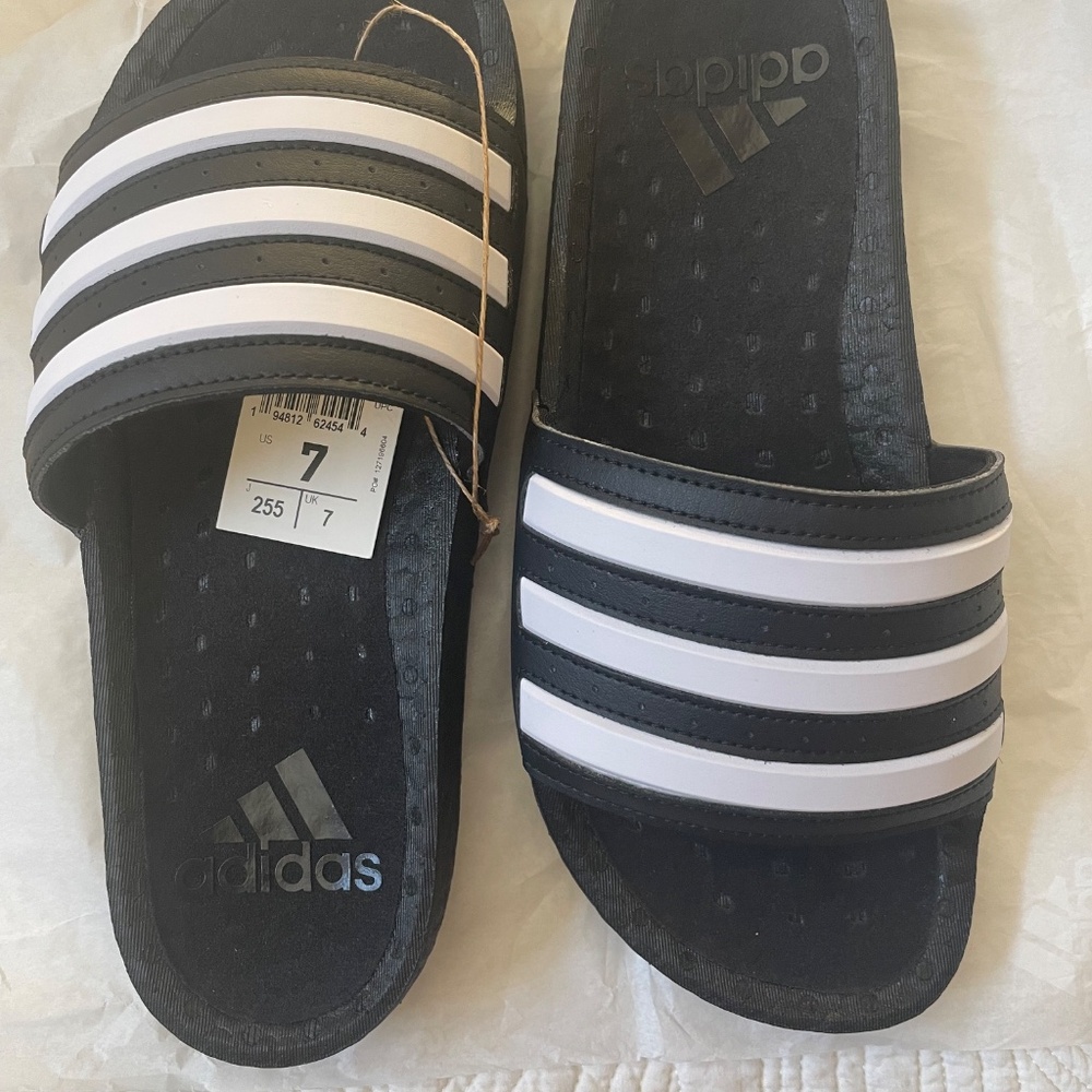 ADIDAS SLIDES ADILETTE BOOST - BK/WH Size 7 NWT